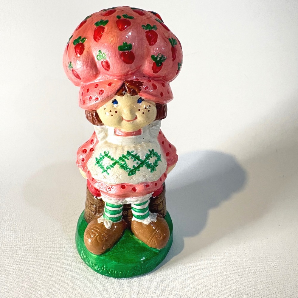 Vintage Strawberry Shortcake Ceramic Figurine Hand Painted 5.5 Inch Collectible